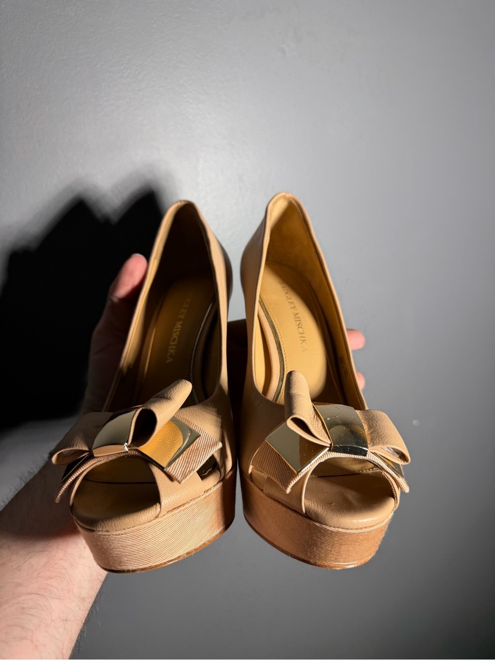 Badgley Mischka Conary Platform Pee Toe Pumps Size 6.5 - Picture 3 of 9